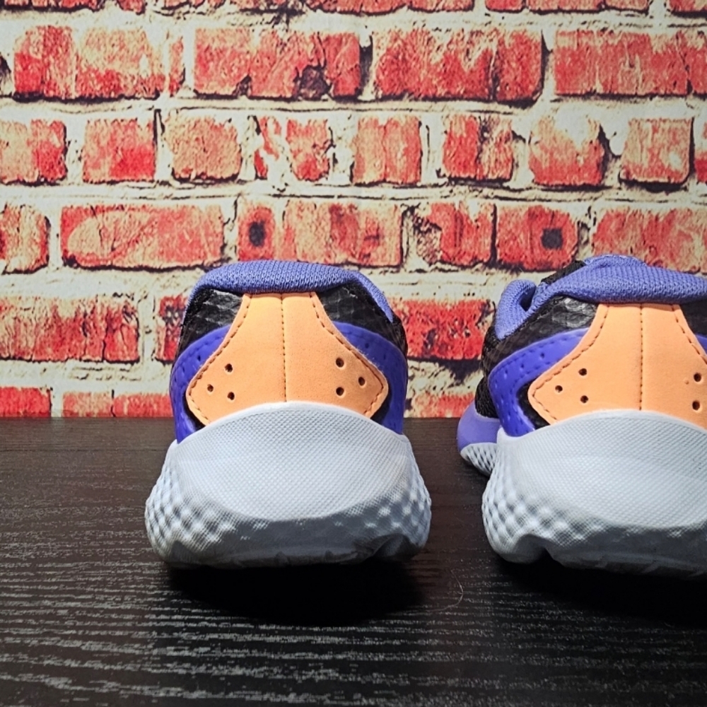 Kids Under Armour Slip on shoes size 12k - Picture 3 of 5